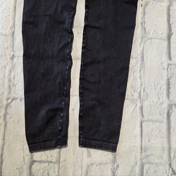 Free People FP Movement High-Rise 7/8 Length Good Karma Leggings In Black - XS - Picture 10 of 16